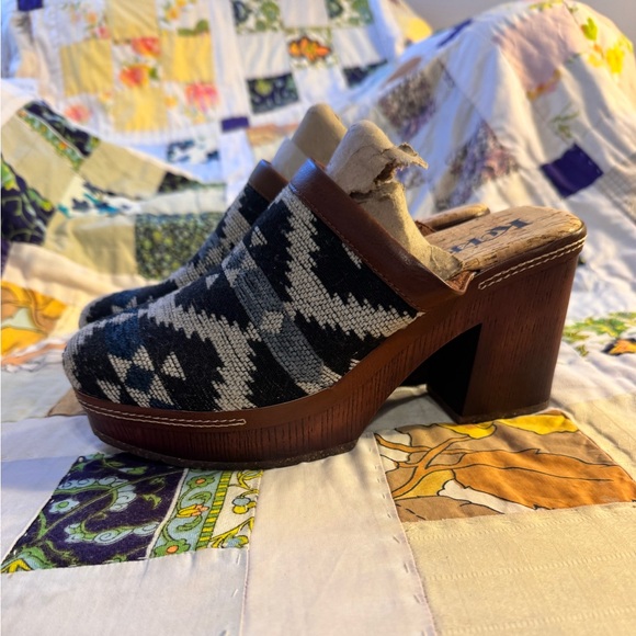 KORKS Lori Woven Southwestern Clogs - Women's 8 - Picture 4 of 8